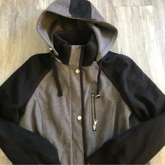 Express Women’s‎ Wool Blend Long Coat Size M Hooded Full Zipped Pockets - Picture 2 of 9